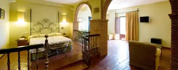 Piscina termal del complejo