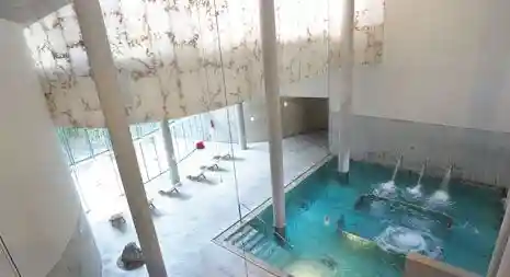 Piscinas termales del balneario