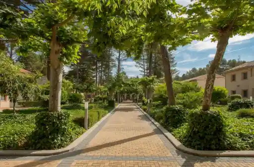 Vista principal de Confluent Health Resort